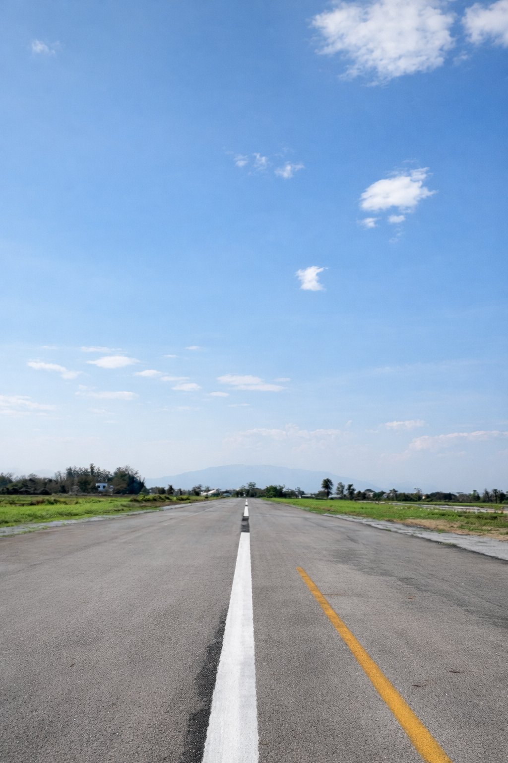 清迈航空运动跑道晨曦